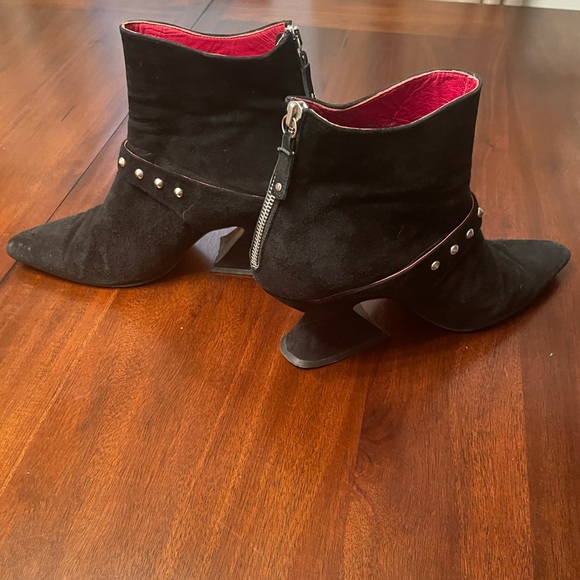 RARE Black Radio Dorateymur Suede Boots - Picture 5 of 10
